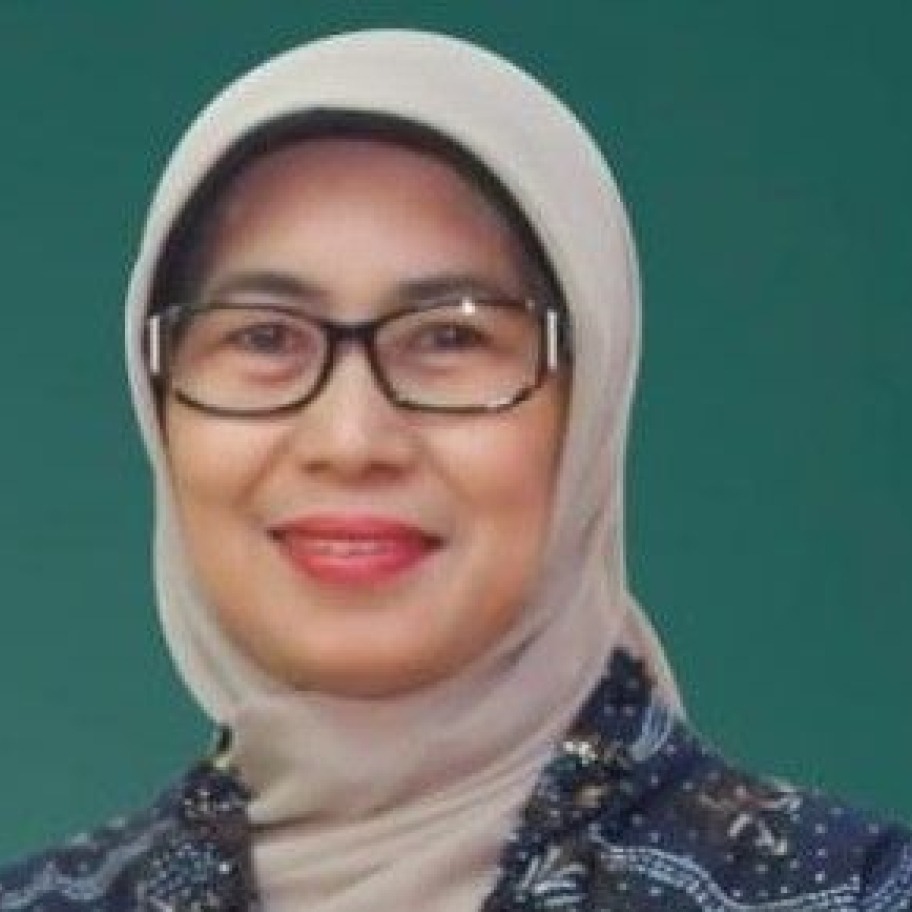 Dra. Besse Tenrisampeang, M.Si